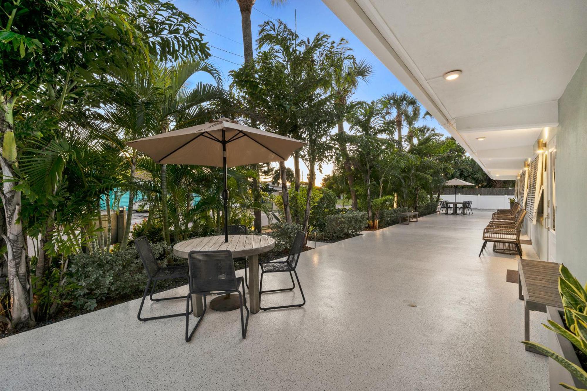 Boutique Vacation Rental Complex At Beach Cocoa Beach Exteriör bild